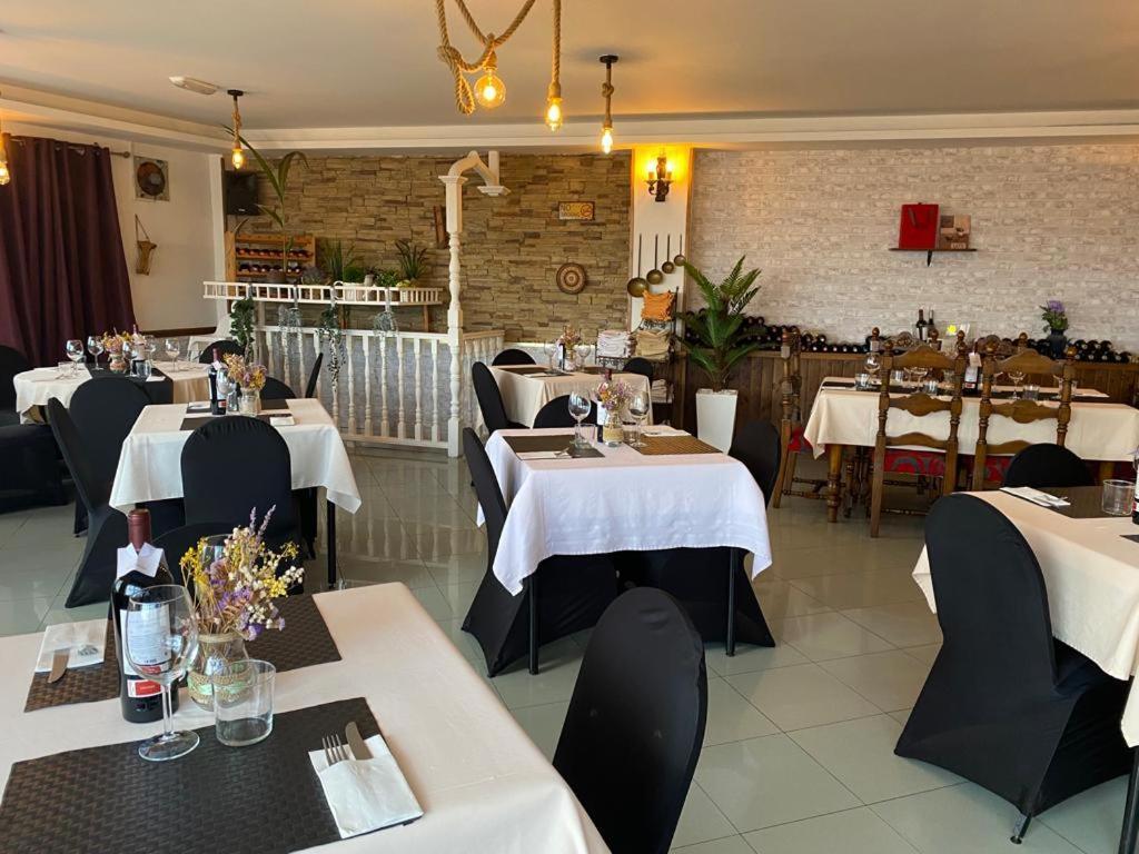 Hostal Mainz Piedralaves Kültér fotó