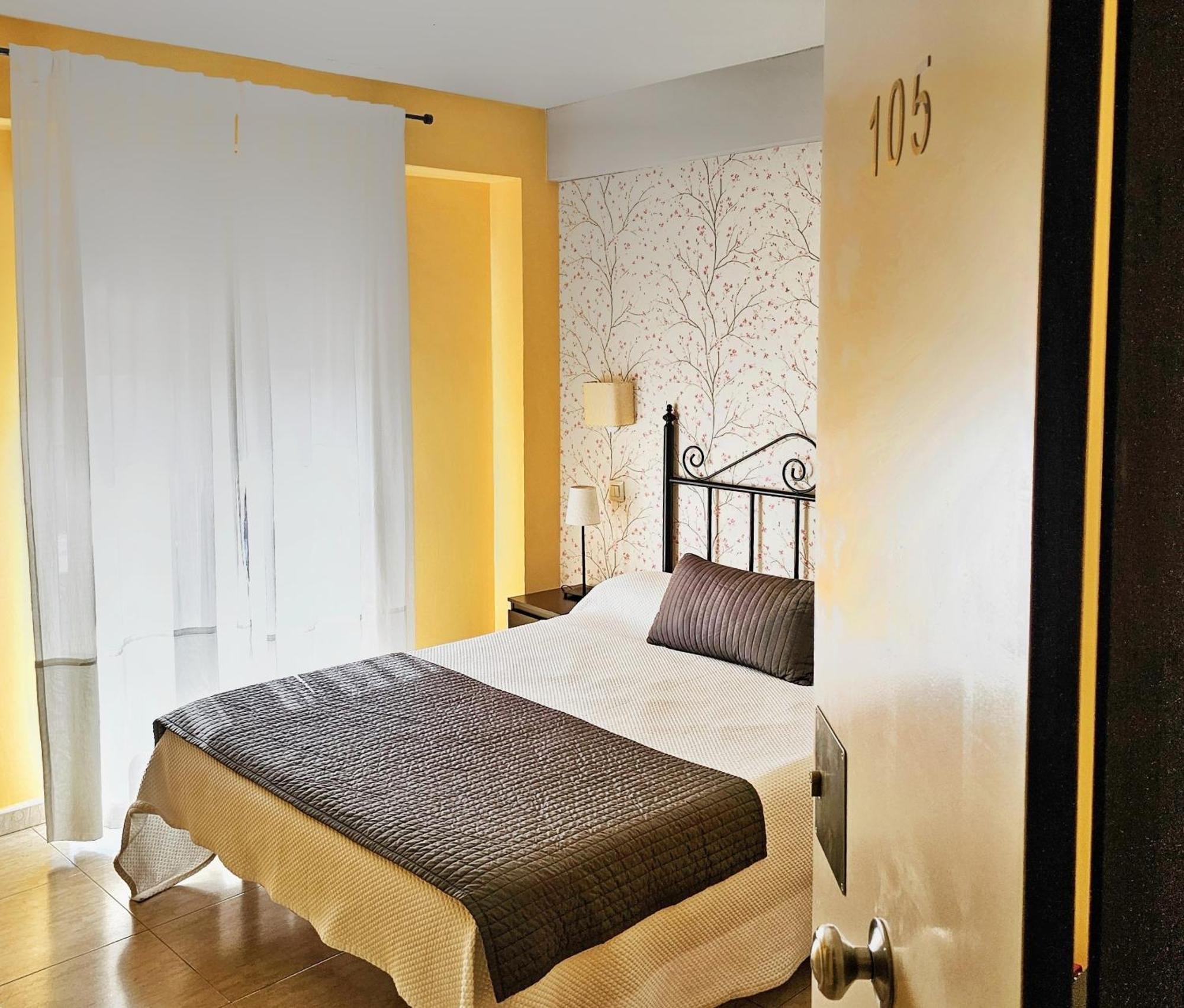 Hostal Mainz Piedralaves Kültér fotó