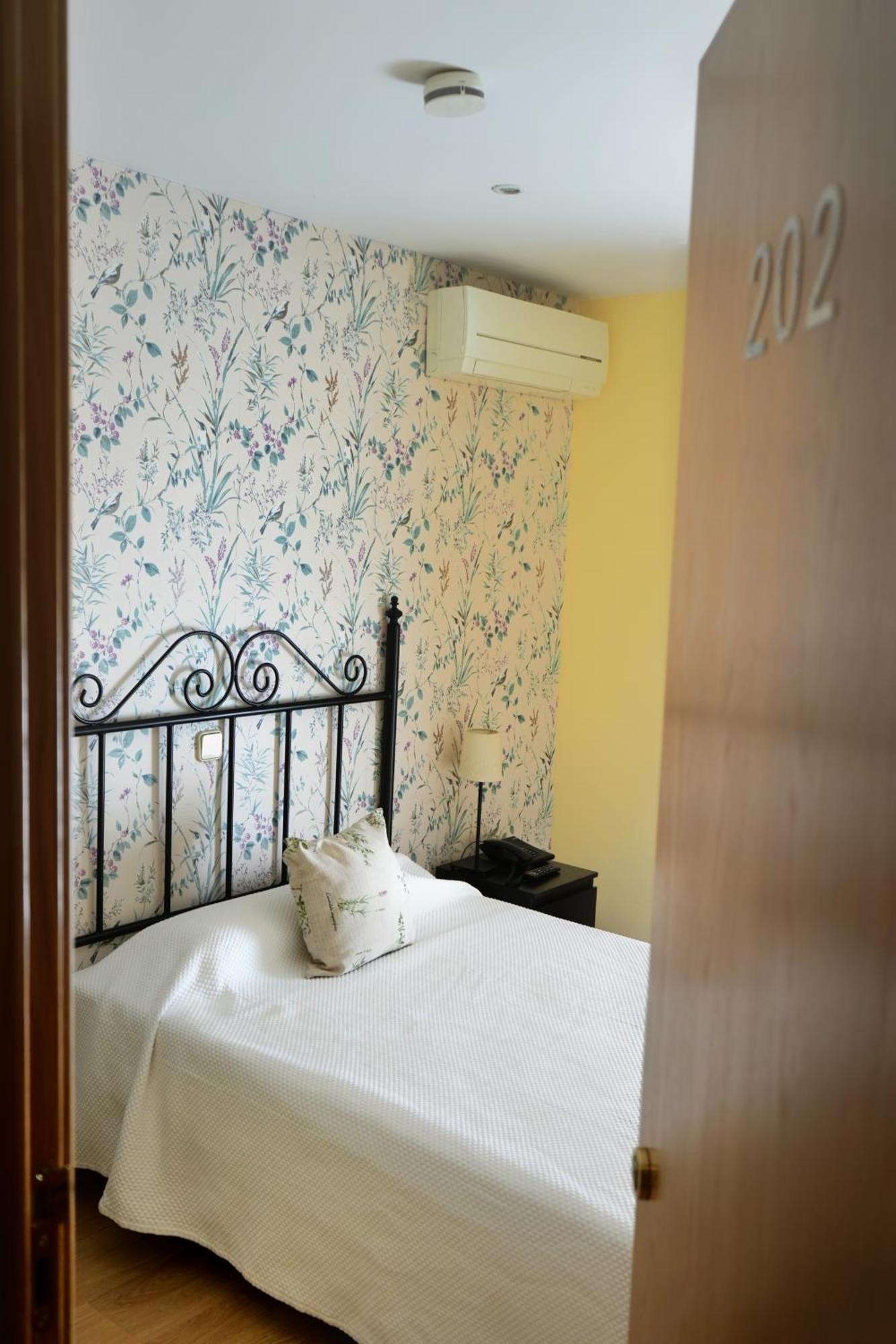 Hostal Mainz Piedralaves Kültér fotó