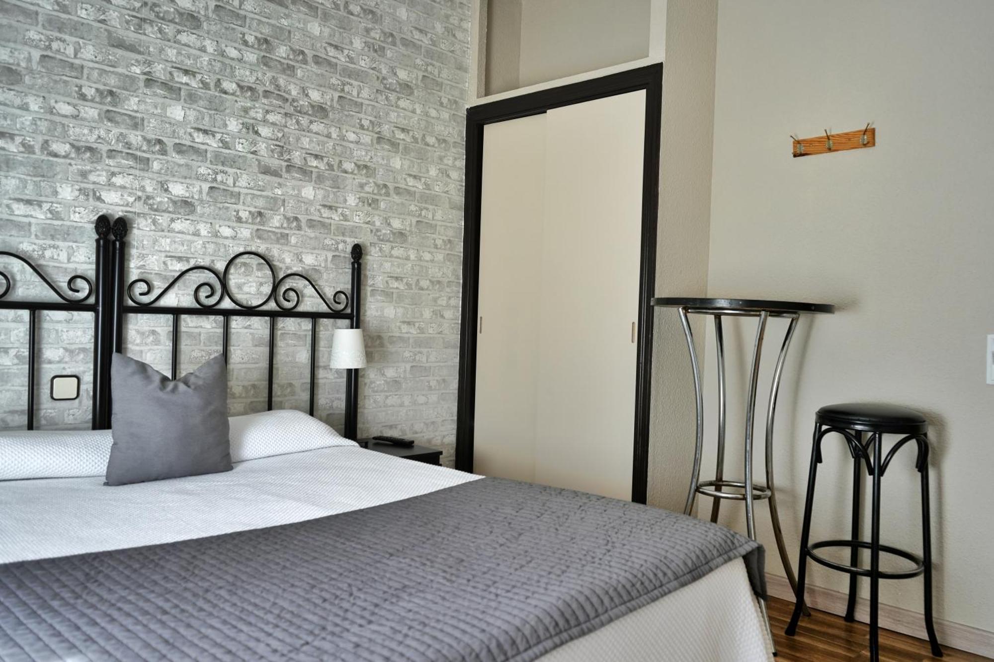Hostal Mainz Piedralaves Kültér fotó