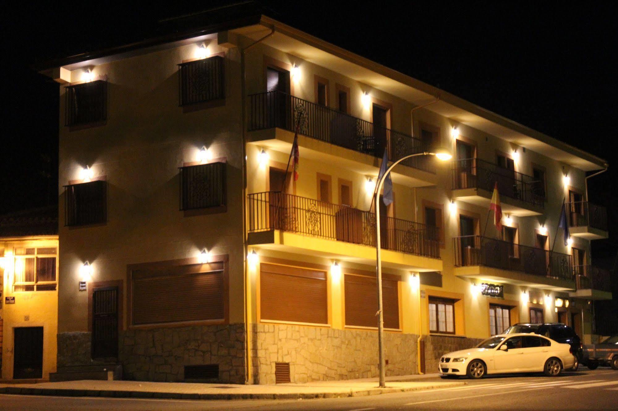 Hostal Mainz Piedralaves Kültér fotó