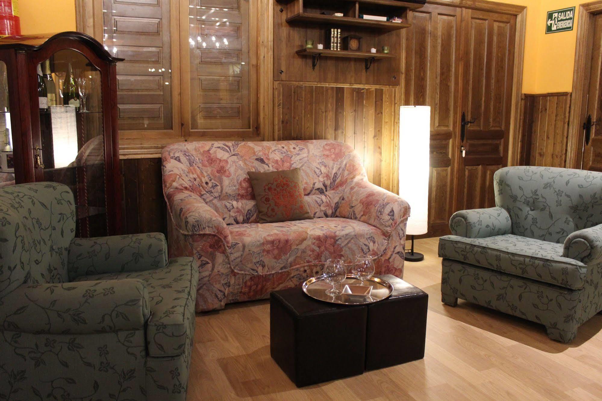 Hostal Mainz Piedralaves Kültér fotó